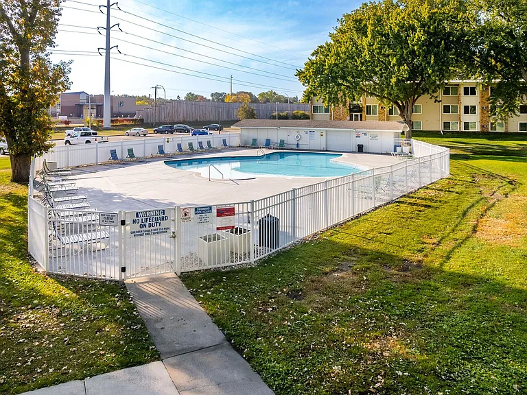 Lake Pointe — Photo 19