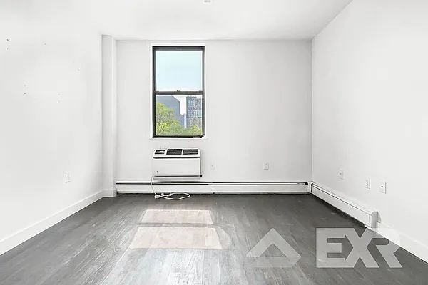 Rented by EXR | media 8