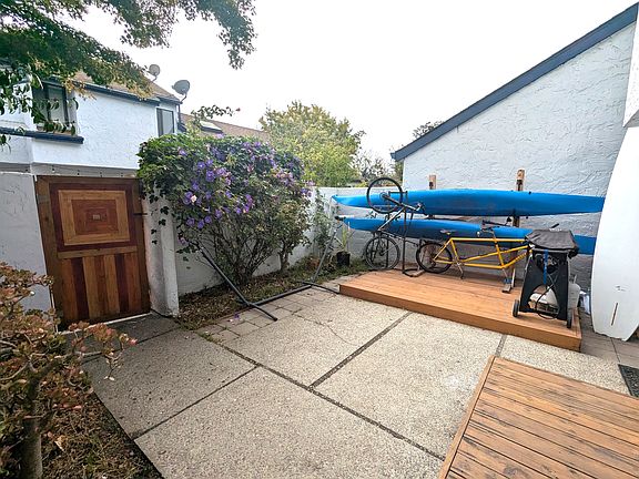2nd image of 217 Owen St #B