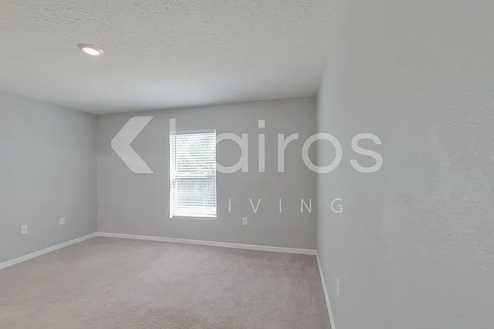 1924 W Roseboro Dr — Photo 8