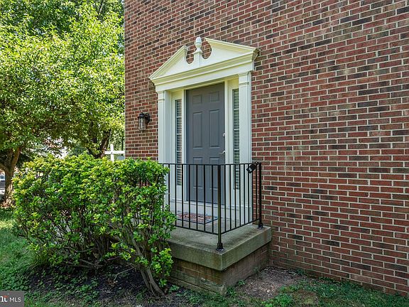 3rd image of 20560 Lowfield Dr
