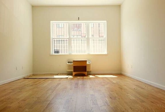 4th image of 99 Stockton St