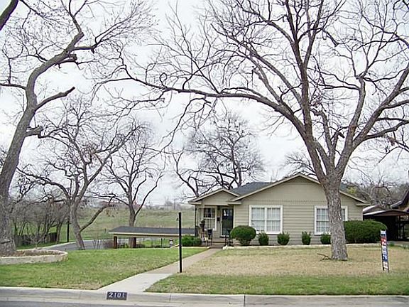 2nd image of 2101 W Lotus Ave