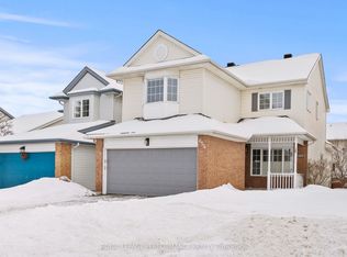 654 Valin St, Ottawa, ON K4A 3S9