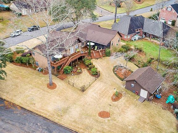 3rd image of 30 Creek Dr