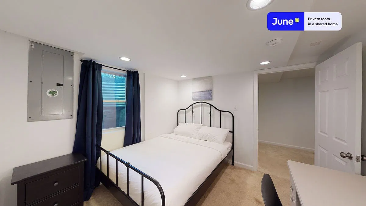 Twin bedroom in 5 bed/2 bath home in Logan Circle #416 BE — Photo 1