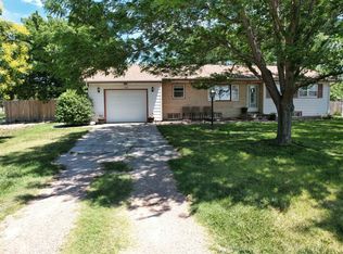 100 Castle Rock St, Quinter, KS 67752