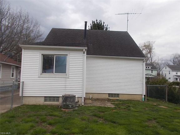 2nd image of 1242 W 17th St