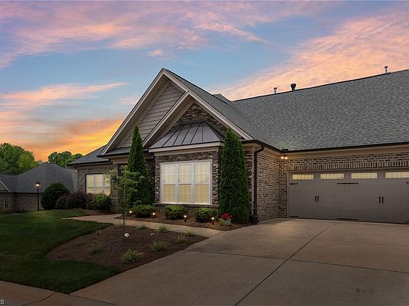 3rd image of 4364 Rockledge Ln