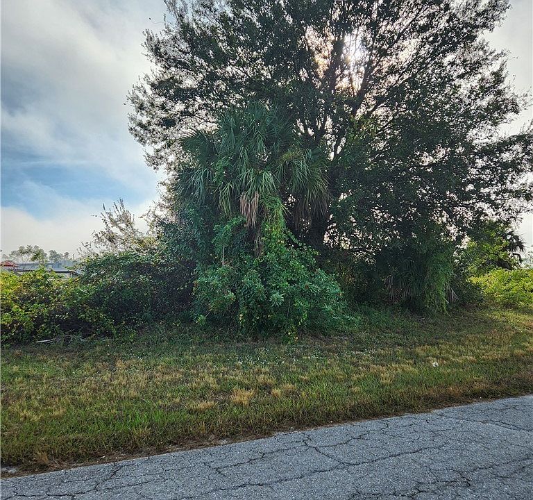 2nd image of 7020 Calder Cir