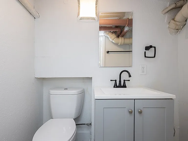 Wolcott Apartments — Photo 21