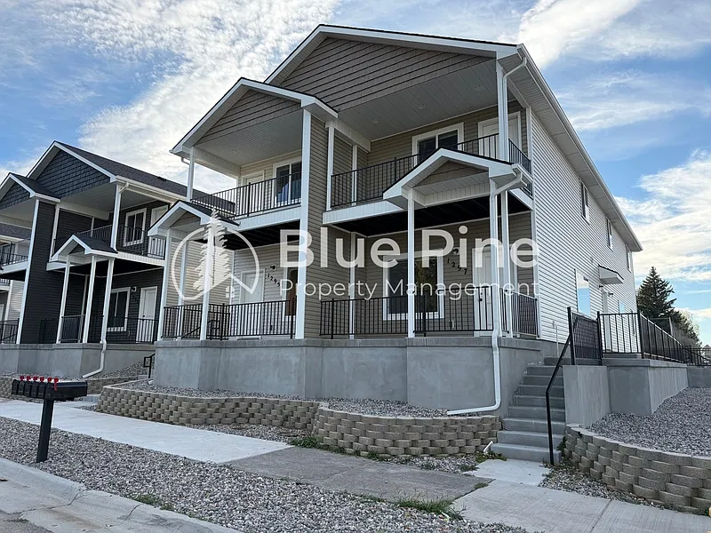 1297 Bear Ave