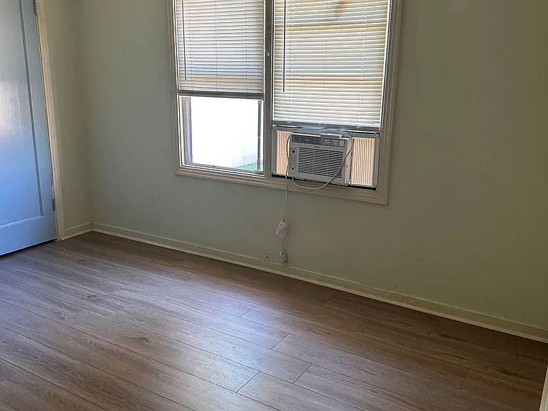 5206 & 5208 Thurman Way #5208 — Photo 8