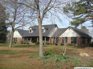 1296 Parker Rd SE, Hartselle, AL 35640