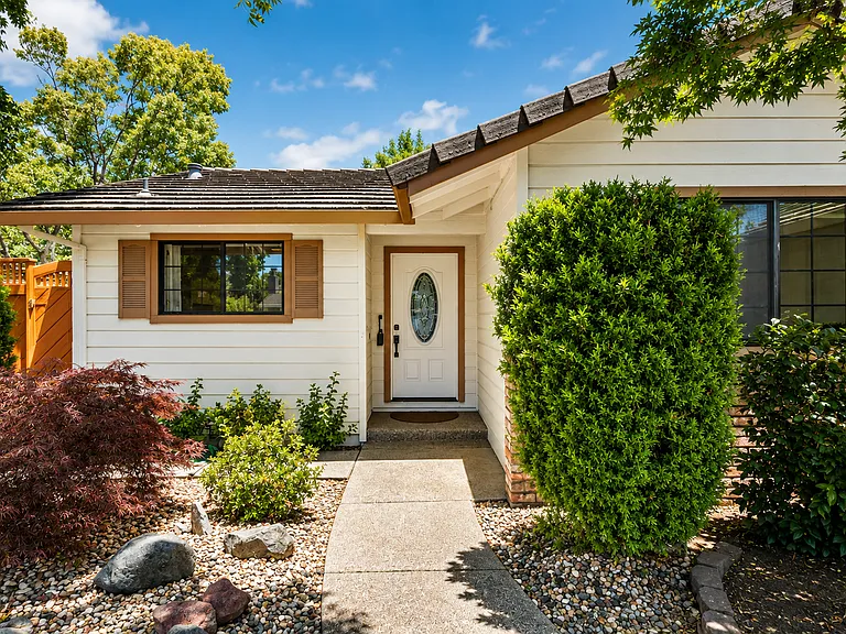 3994 Hampton Way — Photo 1