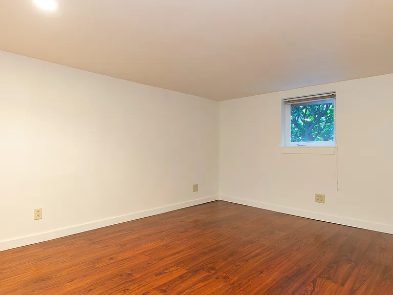 Evanston Apartments - Located on the north side of Fremont — Photo 49