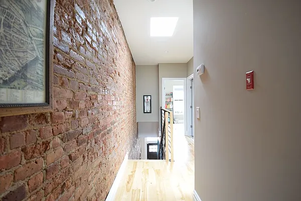 Rented by Rolling Stone Realty LLC | media 10