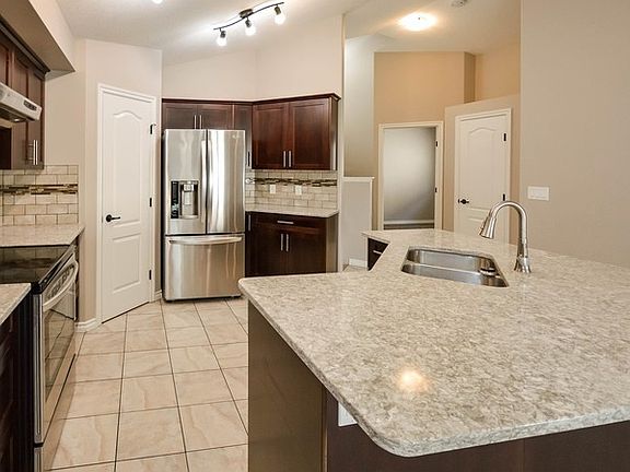 5th image of 4409 38th St