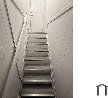 3rd image of 12037 Roselawn St