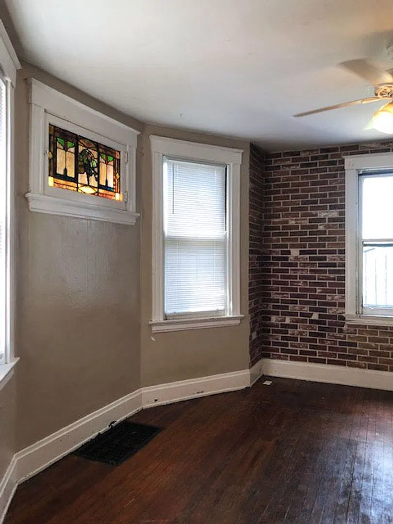 6 bed, 1.0 bath, $4,595 — Photo 2