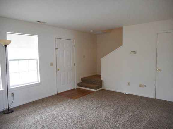 2nd image of 5214 Woody Ln