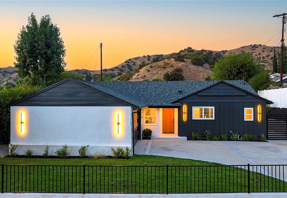 1st image of 10211 Roscoe Blvd