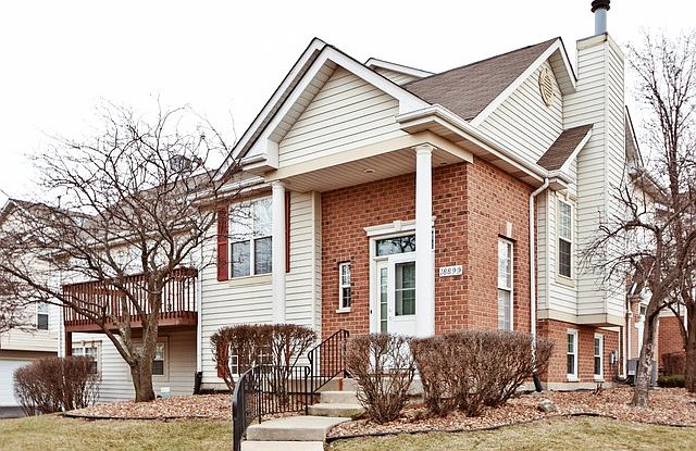 1st image of 18899 S Vanderbilt Dr