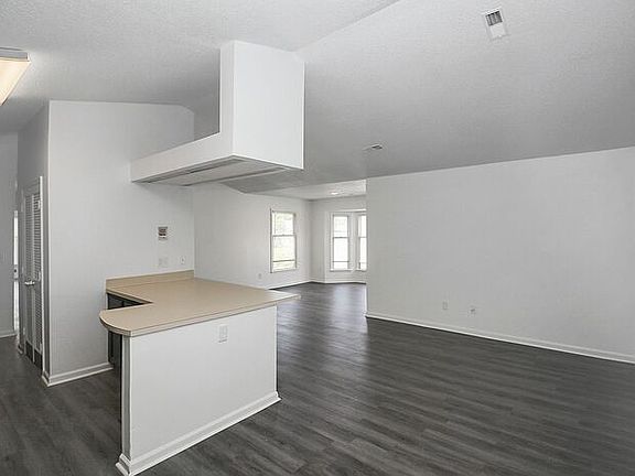 5th image of 6223 Rosecroft Dr #6223
