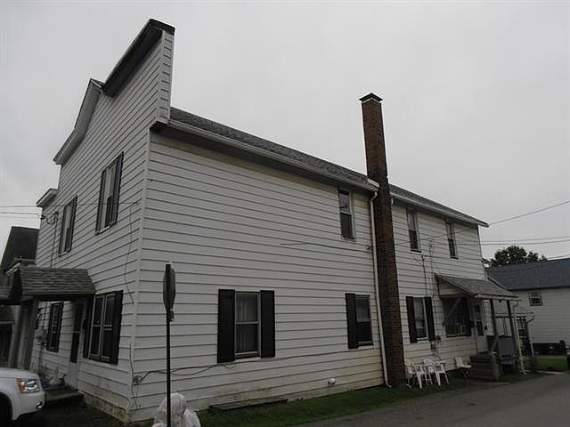 2nd image of 102 Gilfillan St