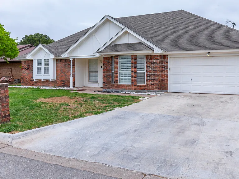 857 Chaucer Dr — Photo 32