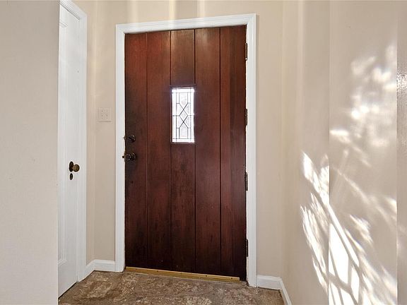 4th image of 15 Aylesbury Dr