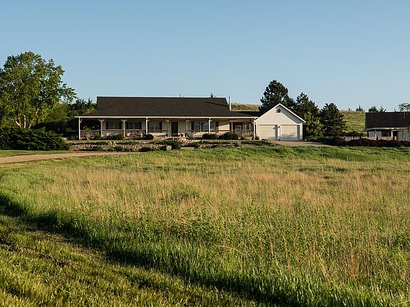 3rd image of 241 Countryswing Ln