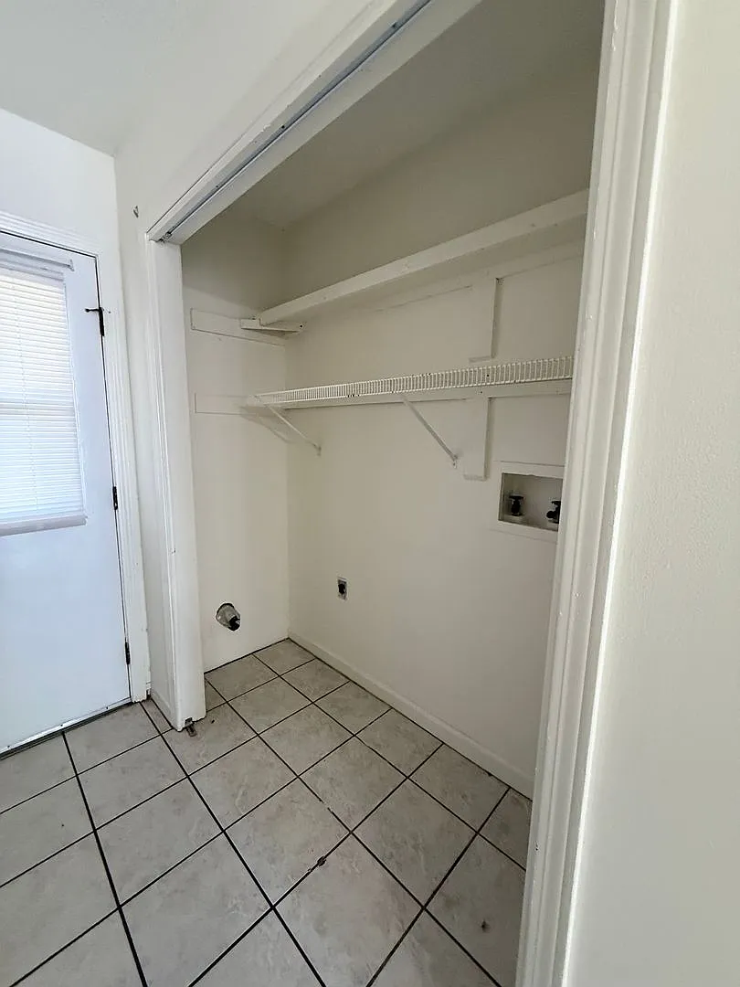 New Listing! — Photo 4