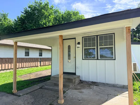 720 Klabzuba Ave, Prague, OK 74864