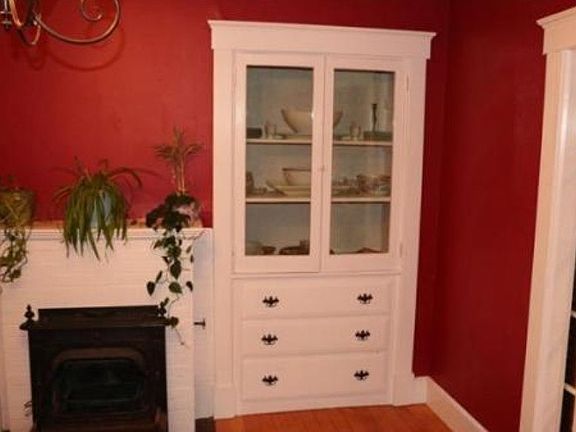 Dining room (now slate blue)