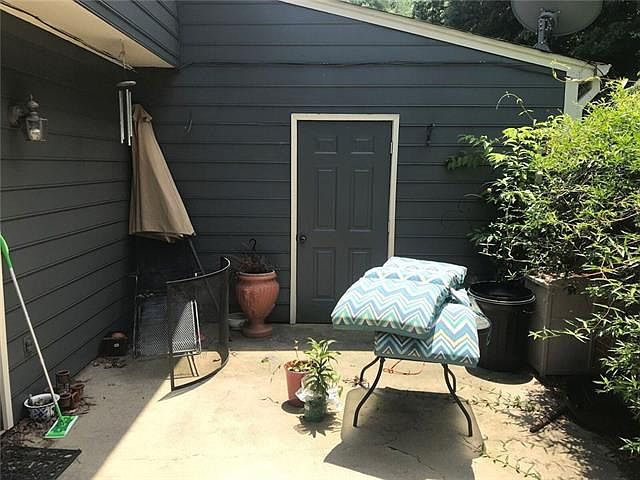 2nd image of 6189 Timberlane Ter