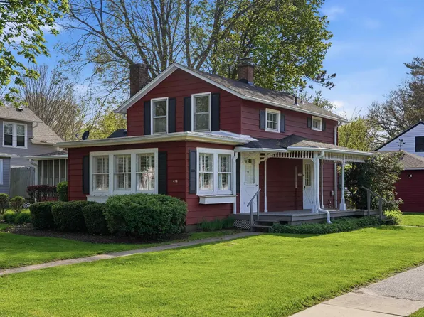 410 N 4th St, Oregon, IL 61061