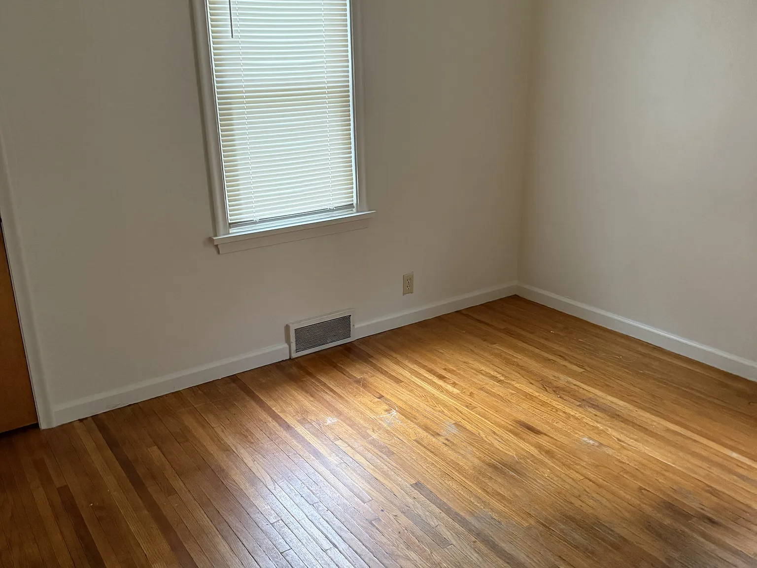 4 bed, 1500 sqft, $1,300 — Photo 4