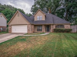 213 Woodcreek Dr, Longview, TX 75605