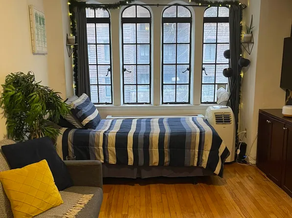 304 East 41st Street image 4 of 9