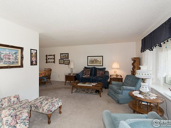 4th image of 3159 N Oak Cir