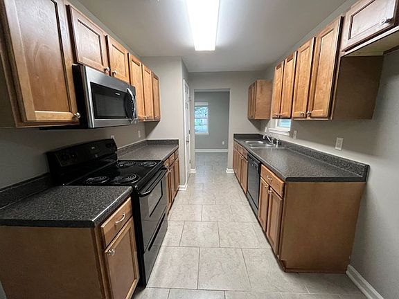 5th image of 3810 Hilltop Dr