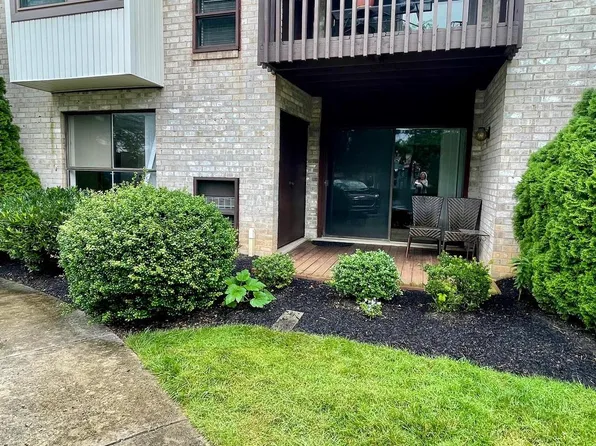 1502 Raintree Ln #1502, Malvern, PA 19355