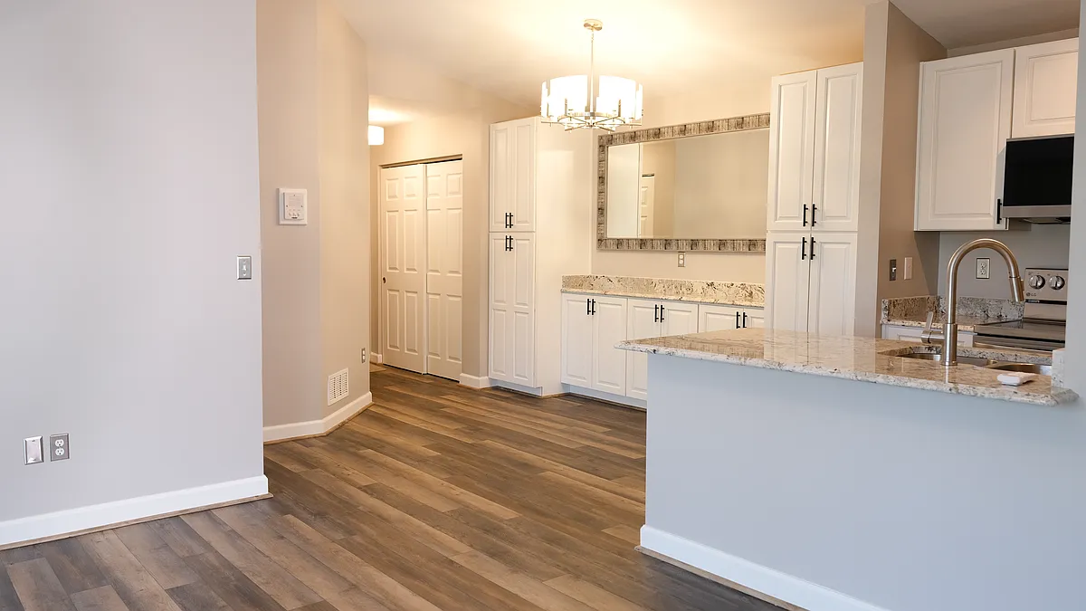 Entry way with plenty of storage. - 7641 Montgomery Rd #7