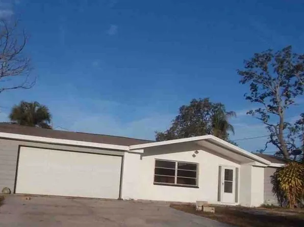 3601 Pinehurst Dr, Holiday, FL 34691