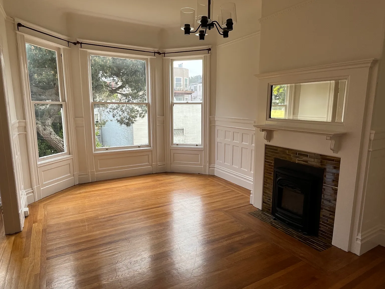 2 bed, 950 sqft, $5,500 — Photo 3