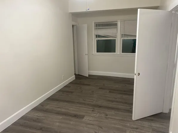 E 20th Street - 1991, 1991 E 20th St, Signal Hill, CA 90755