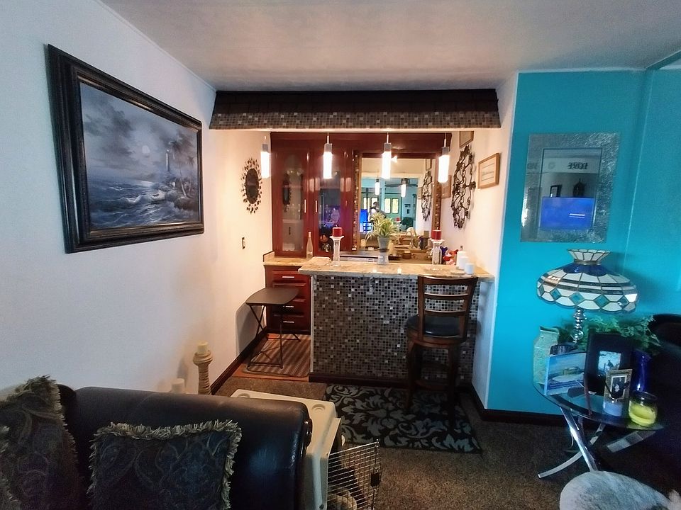 Bar area with sink