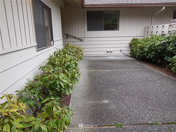 4th image of 179 Fairway Dr