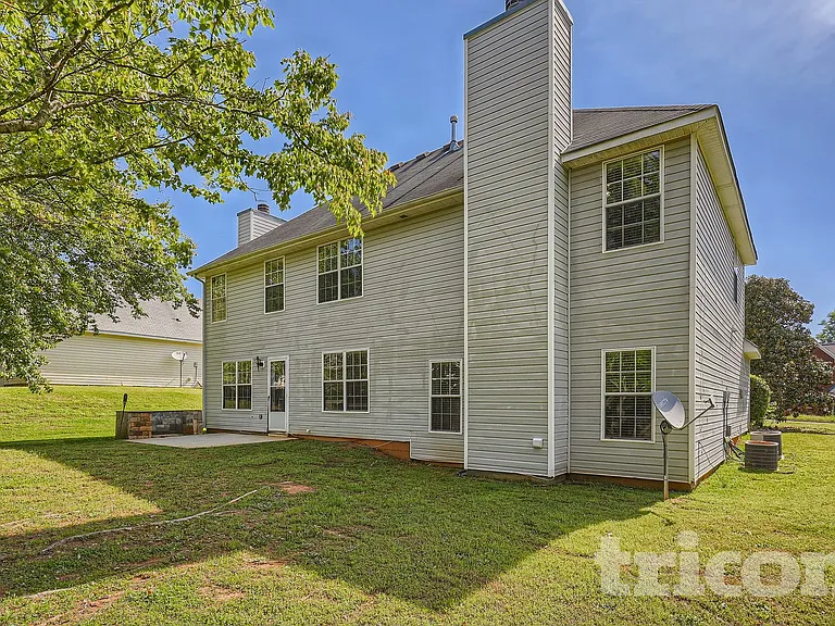 552 Howell Dr — Photo 23